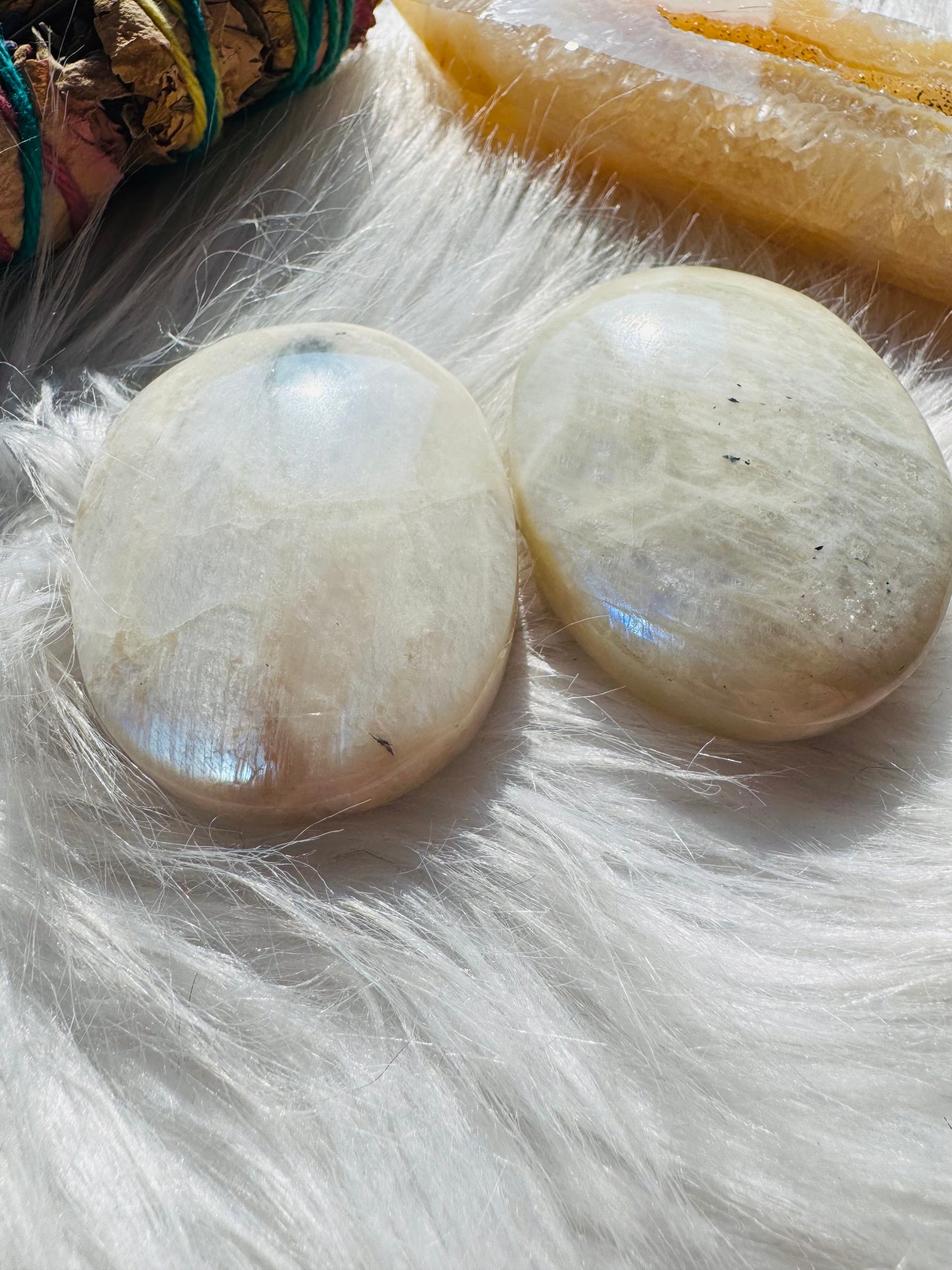 Moonstone Palm Stone